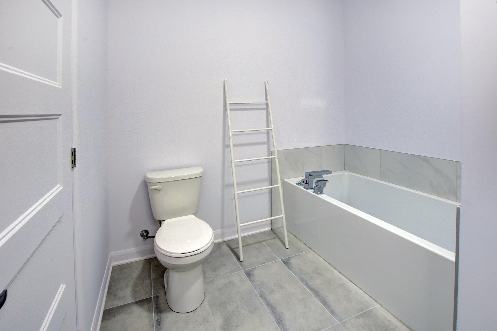 









868


Rue de Chaumont

,
Saint-Jérôme,




QC
J5J0G7

