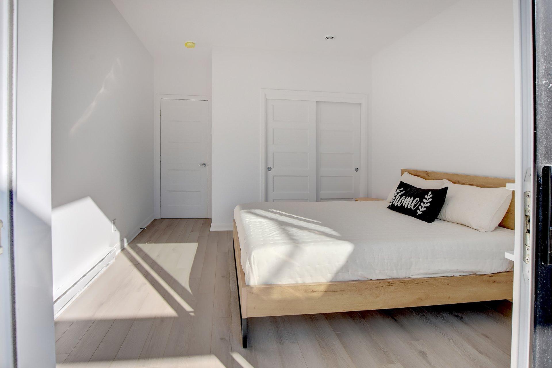 









868


Rue de Chaumont

,
Saint-Jérôme,




QC
J5J0G7

