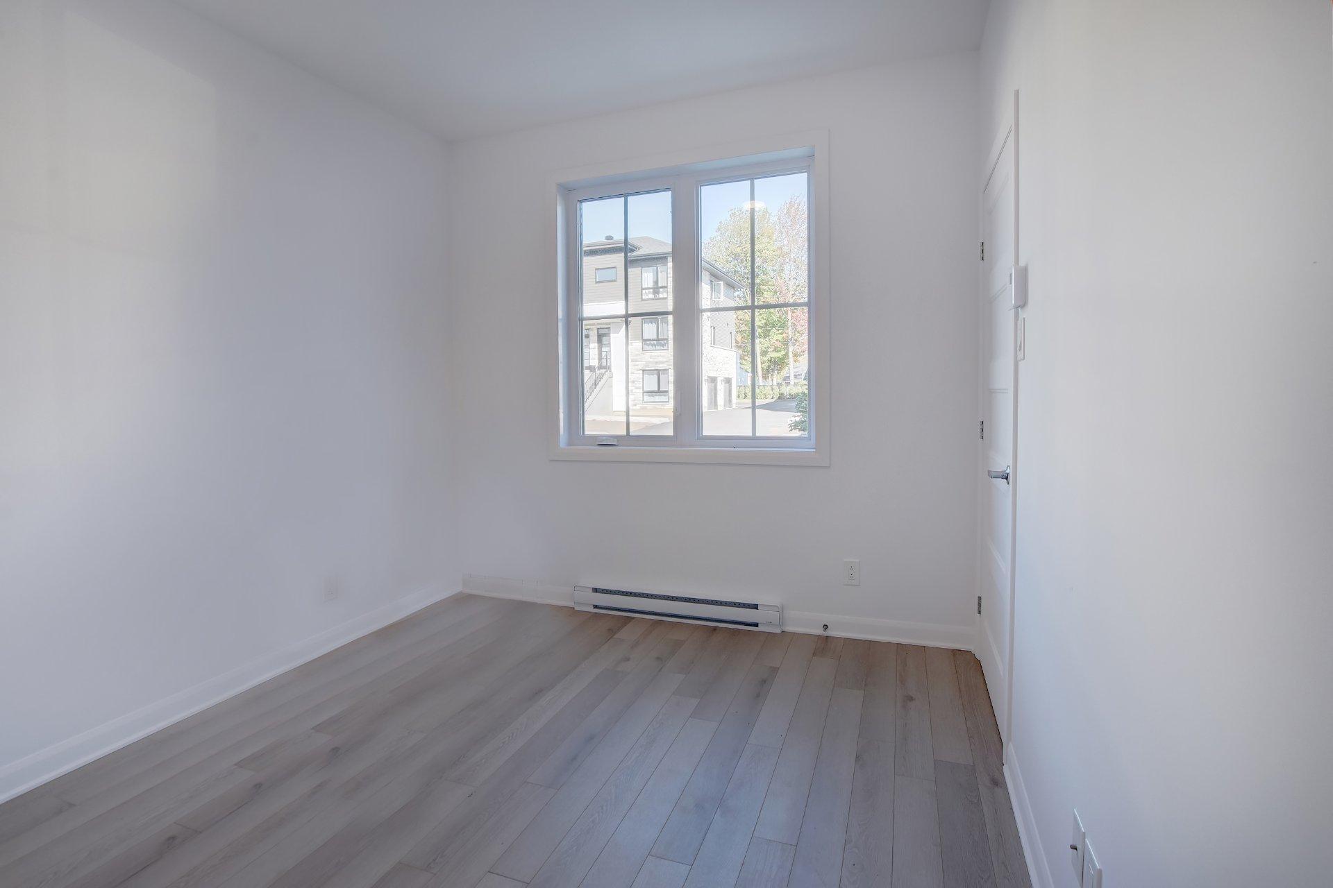 









868


Rue de Chaumont

,
Saint-Jérôme,




QC
J5J0G7

