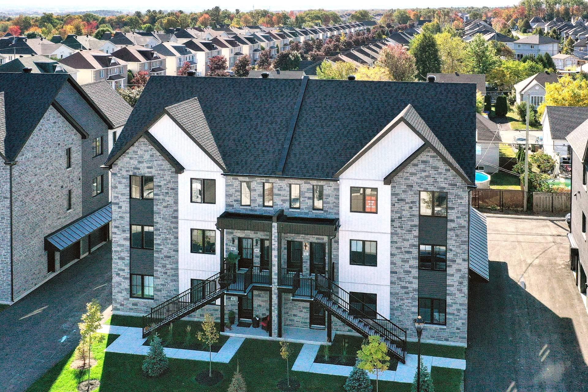 









868


Rue de Chaumont

,
Saint-Jérôme,




QC
J5J0G7


