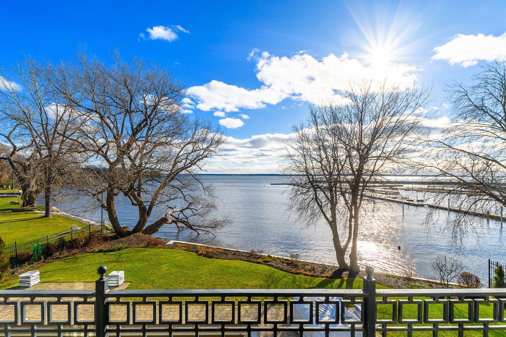 









2


Cours St-Lawrence

,
Dorval,




QC
H9S6C3

