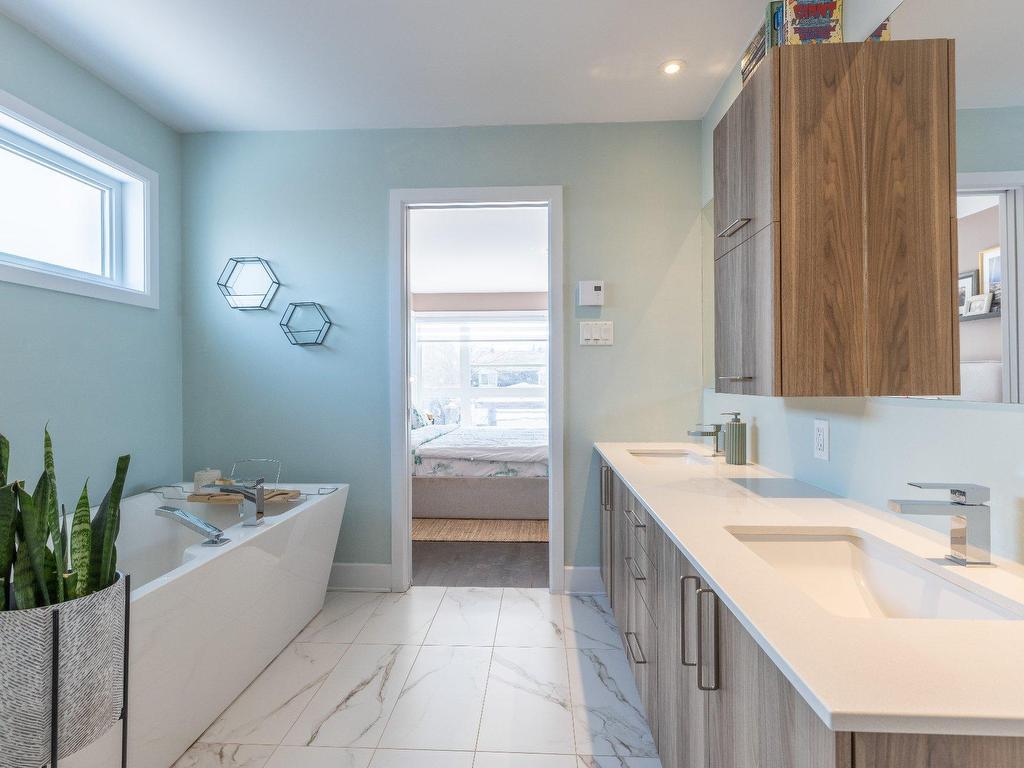 









17


Rue Malta

,
Dollard-des-Ormeaux,




QC
H9B2E6

