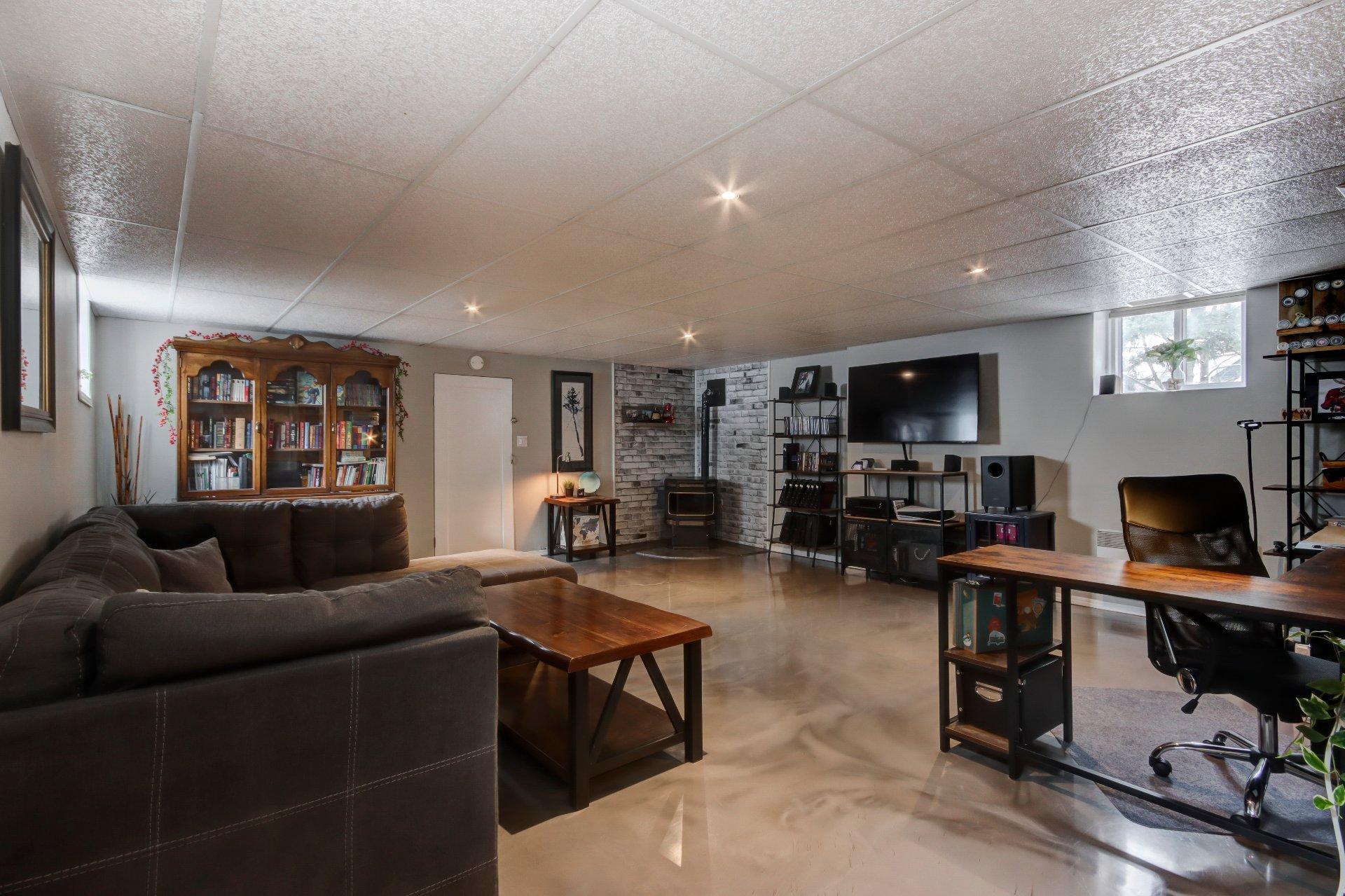 









115


Rg de Versailles

,
Mont-Saint-Grégoire,




QC
J0J1K0

