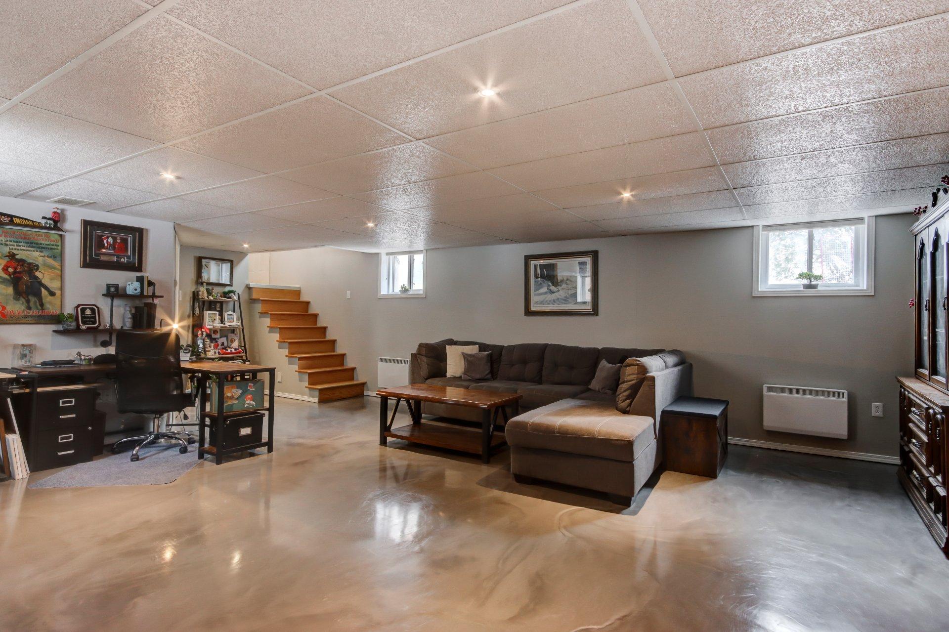 









115


Rg de Versailles

,
Mont-Saint-Grégoire,




QC
J0J1K0

