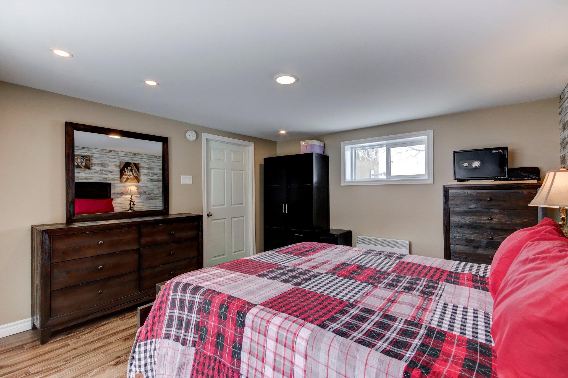 









115


Rg de Versailles

,
Mont-Saint-Grégoire,




QC
J0J1K0

