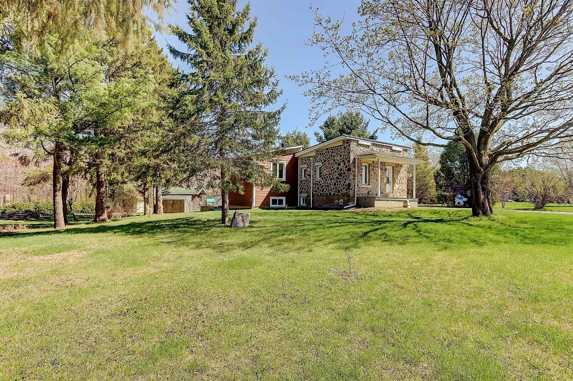 









115


Rg de Versailles

,
Mont-Saint-Grégoire,




QC
J0J1K0

