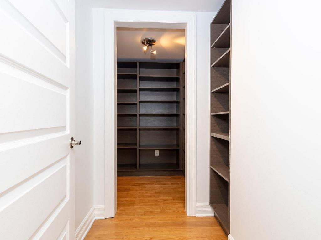 









3790Z


Ch. de la Côte-de-Liesse

,
Mont-Royal,




QC
H4N2P5


