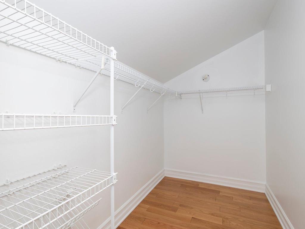 









3790Z


Ch. de la Côte-de-Liesse

,
Mont-Royal,




QC
H4N2P5

