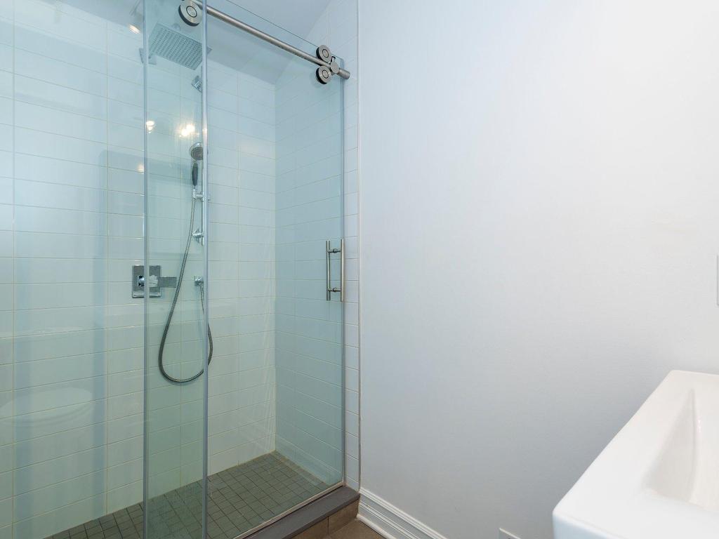 









3790Z


Ch. de la Côte-de-Liesse

,
Mont-Royal,




QC
H4N2P5

