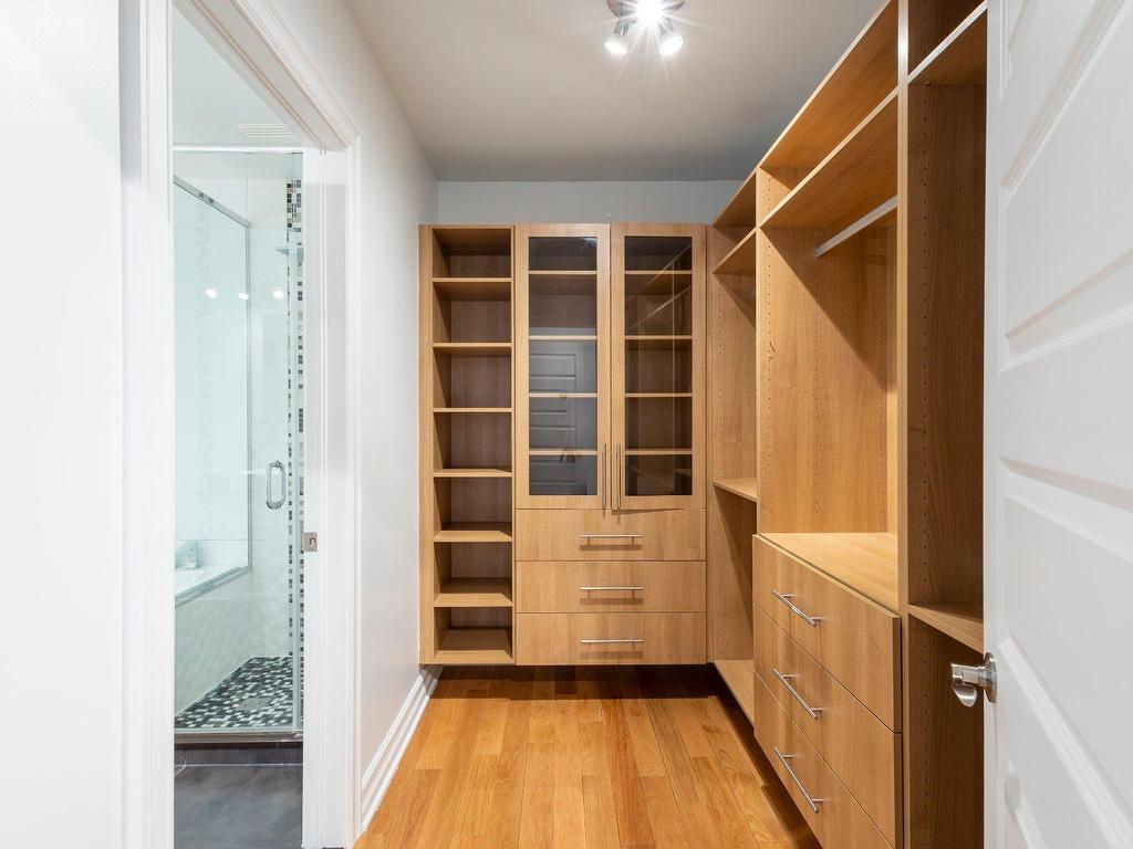 









3790Z


Ch. de la Côte-de-Liesse

,
Mont-Royal,




QC
H4N2P5

