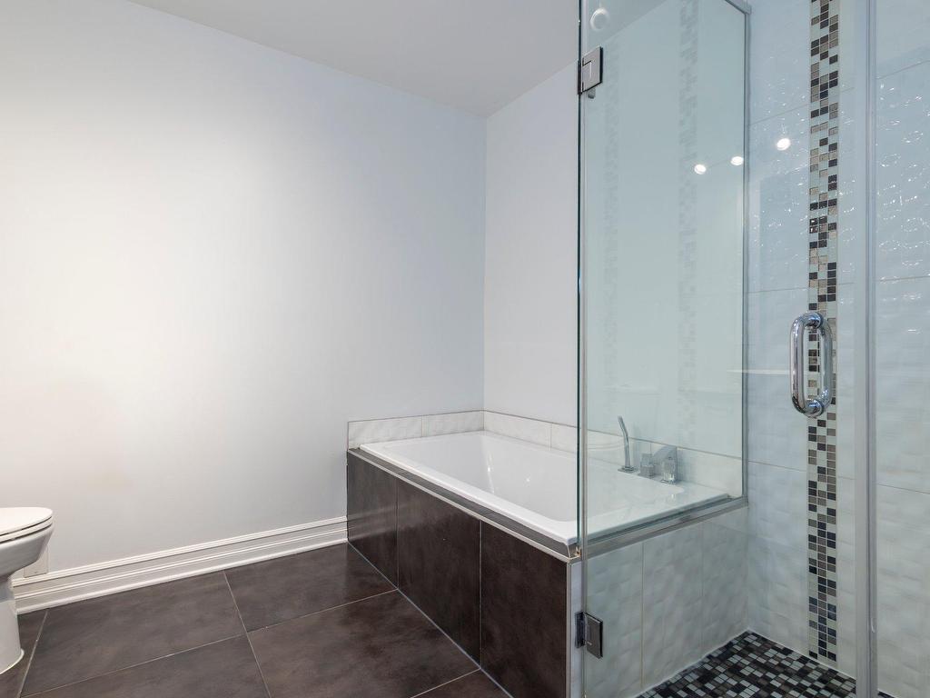









3790Z


Ch. de la Côte-de-Liesse

,
Mont-Royal,




QC
H4N2P5

