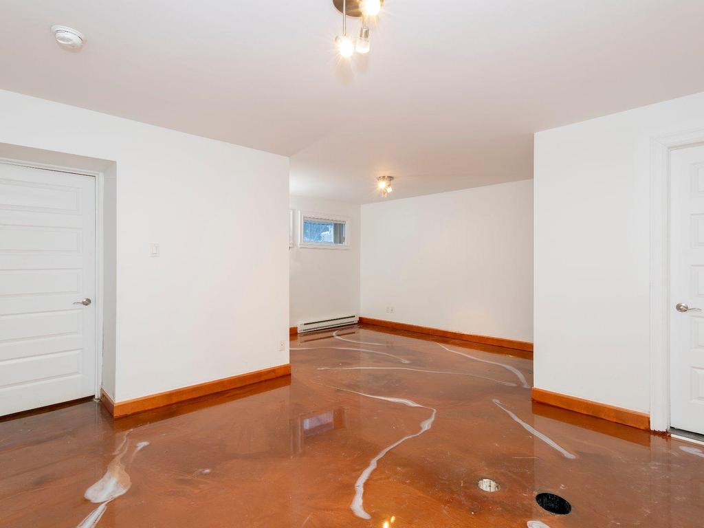 









3790Z


Ch. de la Côte-de-Liesse

,
Mont-Royal,




QC
H4N2P5

