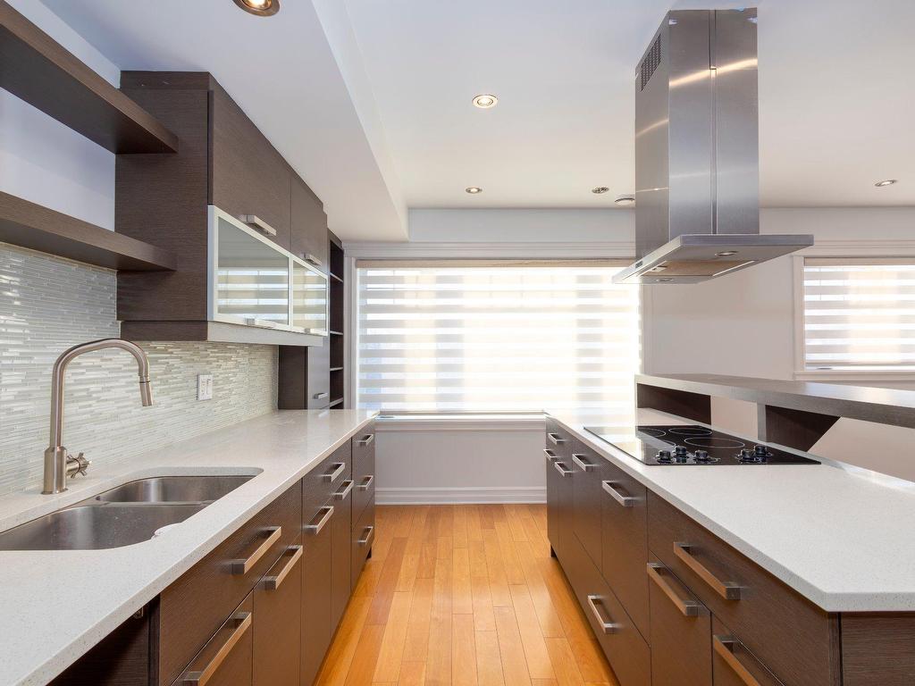 









3790Z


Ch. de la Côte-de-Liesse

,
Mont-Royal,




QC
H4N2P5

