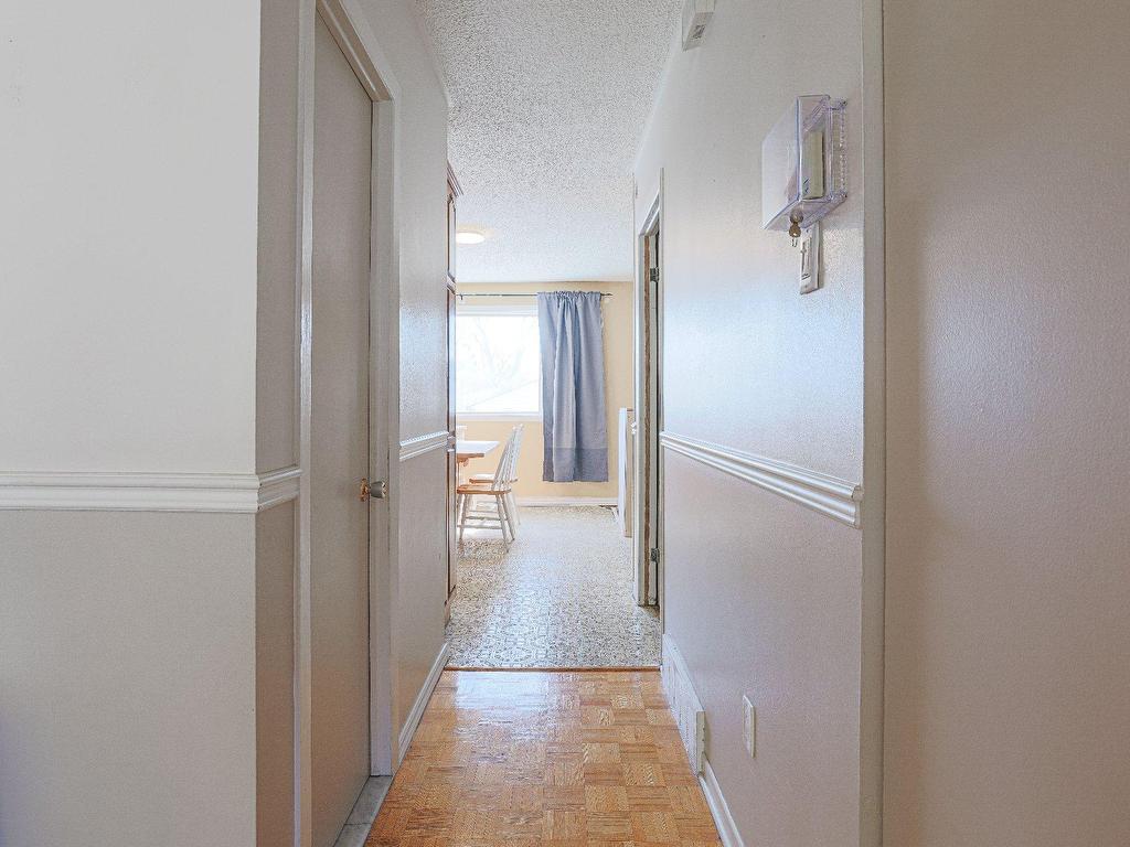 









3396


Rue Delphis

,
Laval (Fabreville),




QC
H7P1W8

