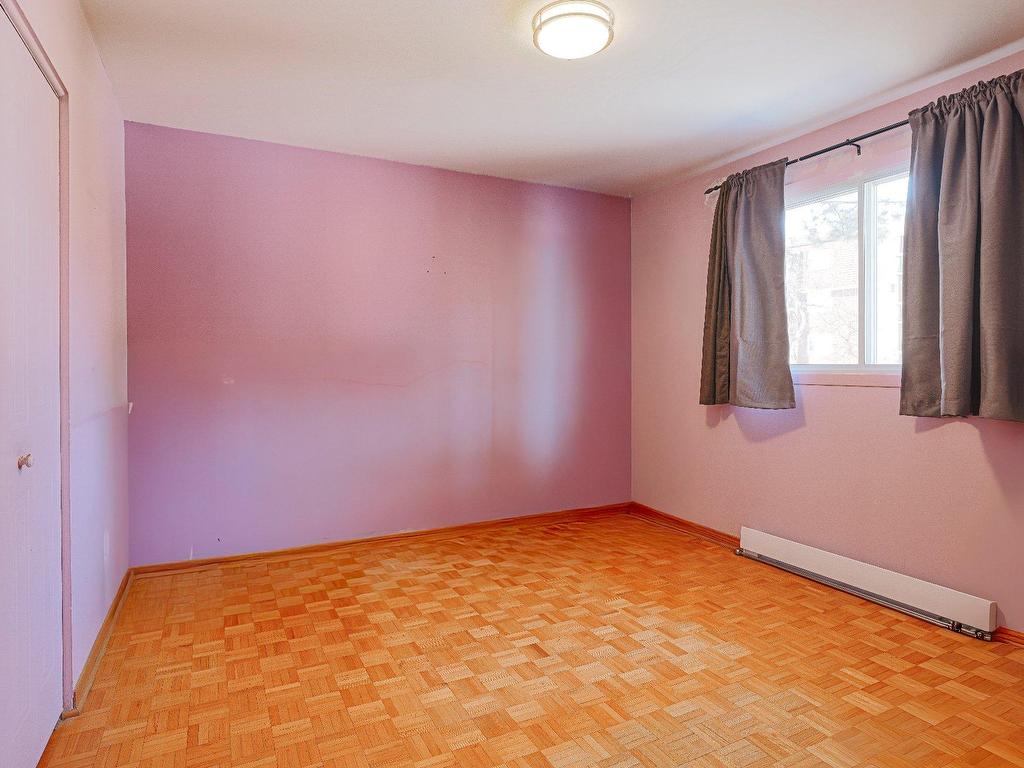 









3396


Rue Delphis

,
Laval (Fabreville),




QC
H7P1W8


