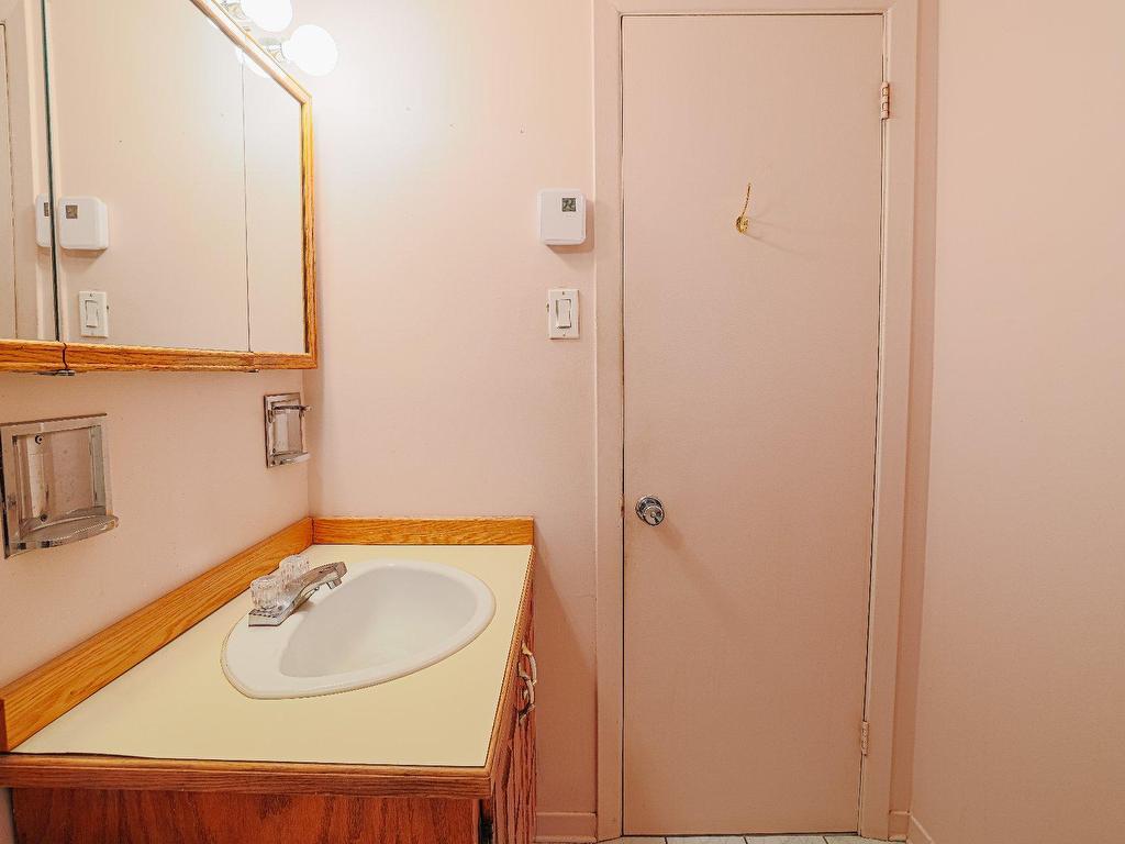 









3396


Rue Delphis

,
Laval (Fabreville),




QC
H7P1W8

