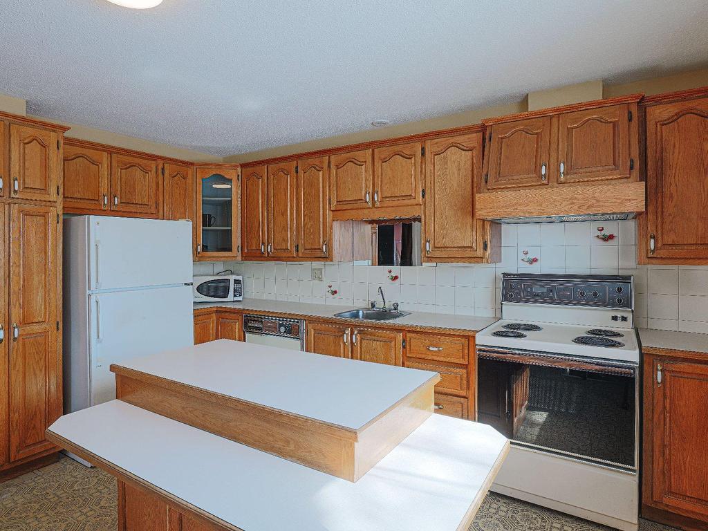 









3396


Rue Delphis

,
Laval (Fabreville),




QC
H7P1W8

