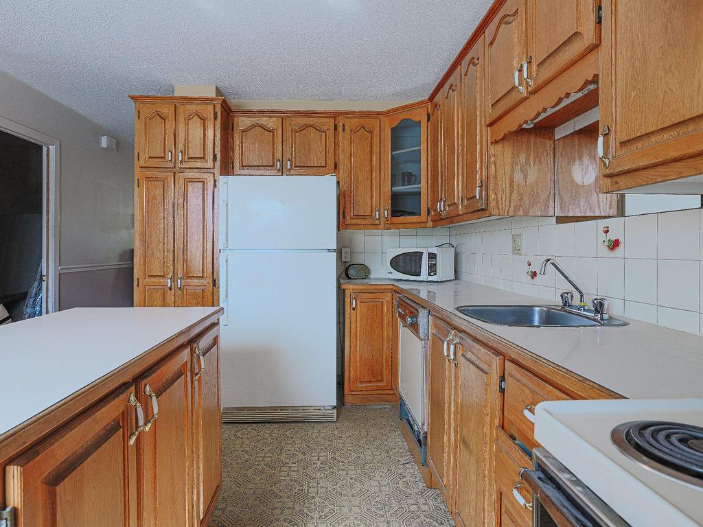 









3396


Rue Delphis

,
Laval (Fabreville),




QC
H7P1W8

