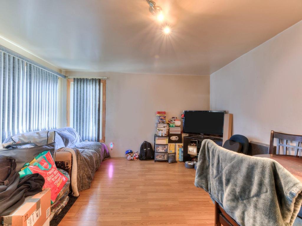









141


Rue Delisle

,
Laval (Duvernay),




QC
H7A2V2

