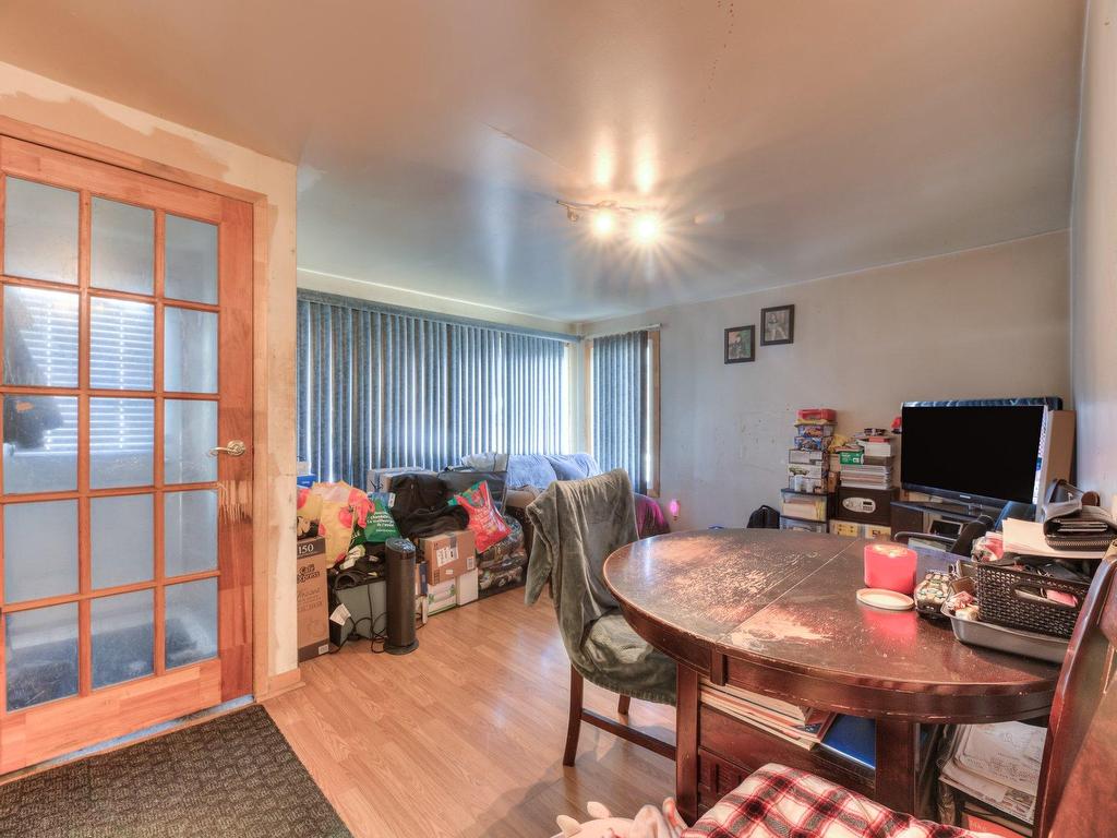 









141


Rue Delisle

,
Laval (Duvernay),




QC
H7A2V2

