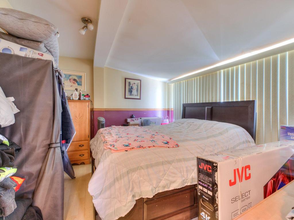 









141


Rue Delisle

,
Laval (Duvernay),




QC
H7A2V2

