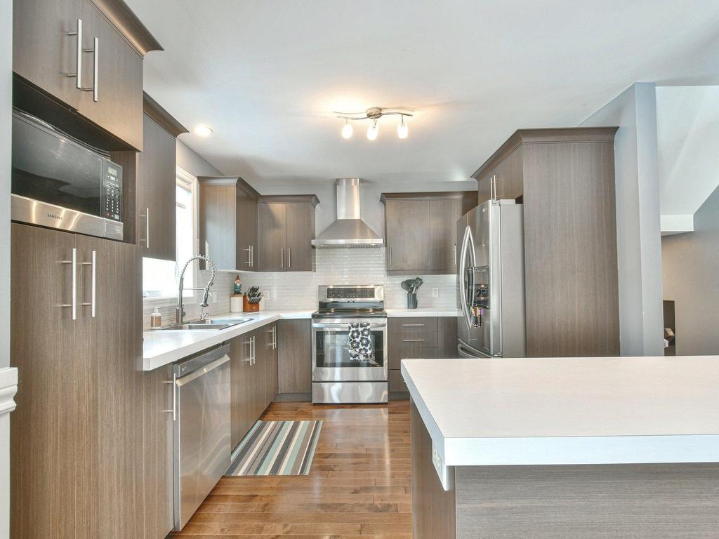 









196


Rue Jacques

,
Saint-Colomban,




QC
J5K1E9

