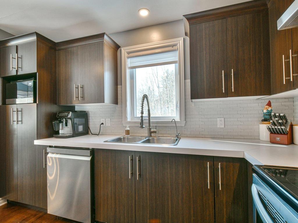 









196


Rue Jacques

,
Saint-Colomban,




QC
J5K1E9

