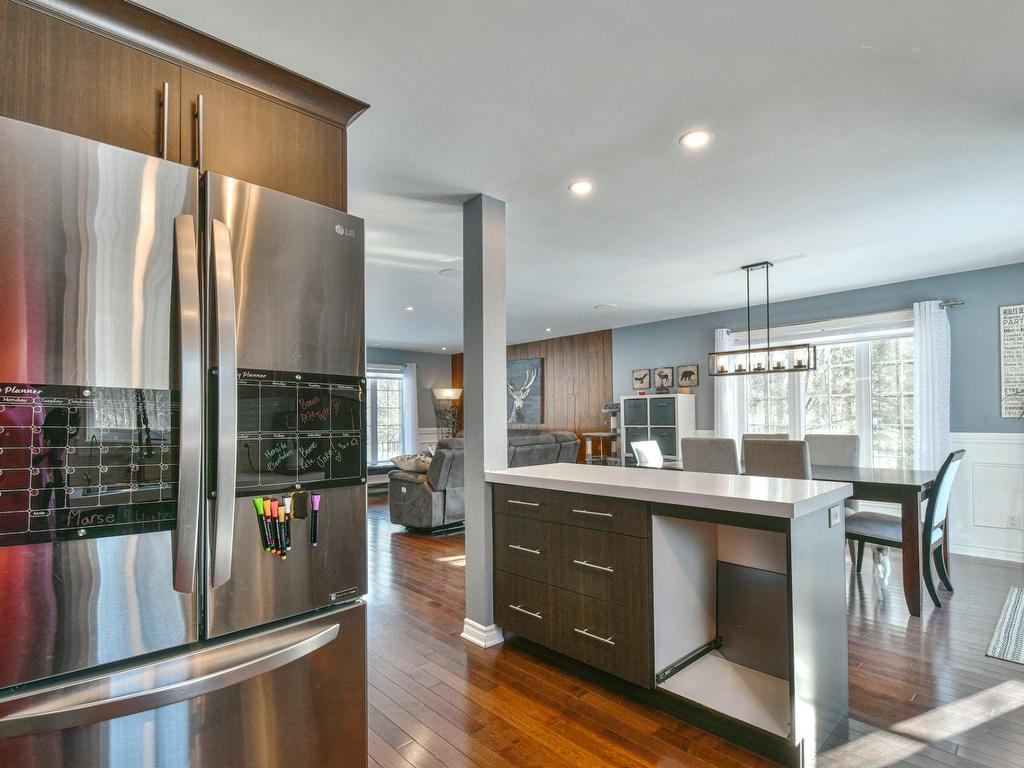 









196


Rue Jacques

,
Saint-Colomban,




QC
J5K1E9

