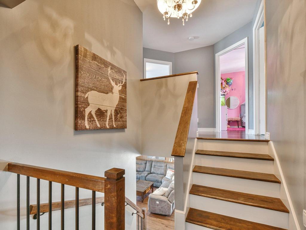 









196


Rue Jacques

,
Saint-Colomban,




QC
J5K1E9

