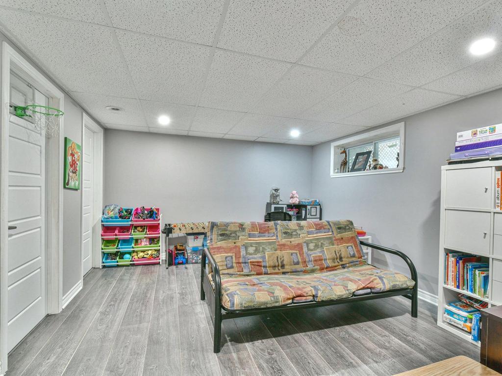 









196


Rue Jacques

,
Saint-Colomban,




QC
J5K1E9

