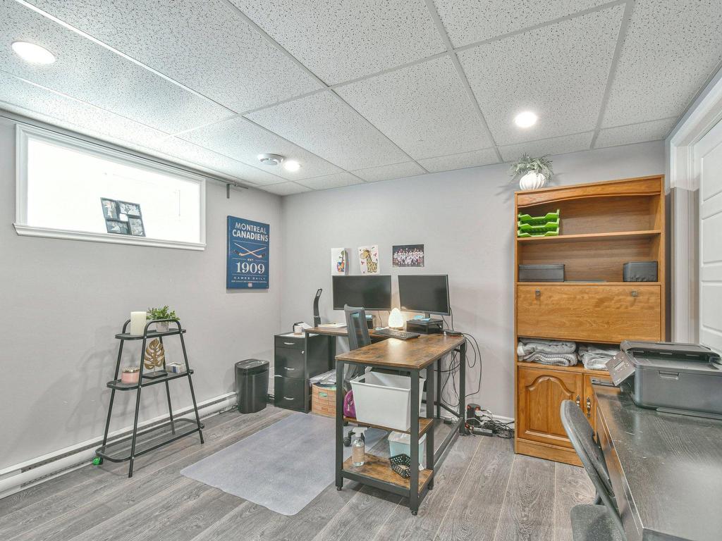 









196


Rue Jacques

,
Saint-Colomban,




QC
J5K1E9


