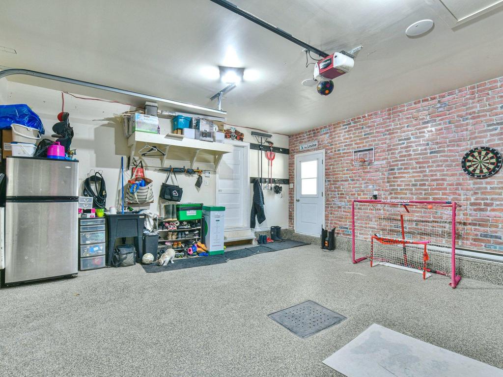 









196


Rue Jacques

,
Saint-Colomban,




QC
J5K1E9

