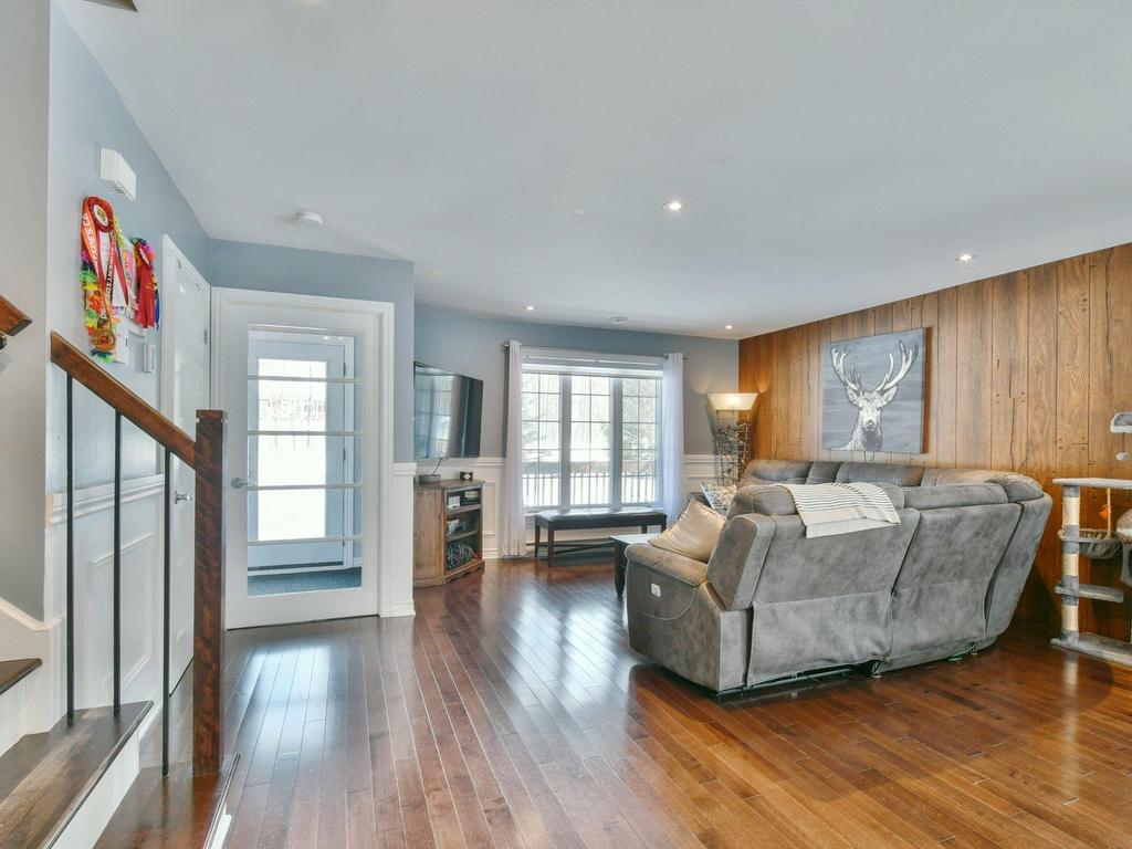 









196


Rue Jacques

,
Saint-Colomban,




QC
J5K1E9

