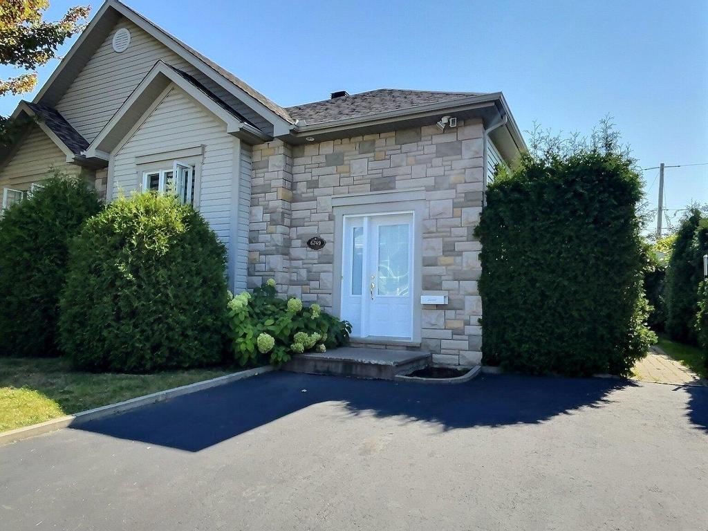 









6749


Rue Joseph-Édouard-Turcotte

,
Trois-Rivières,




QC
G9C1M4

