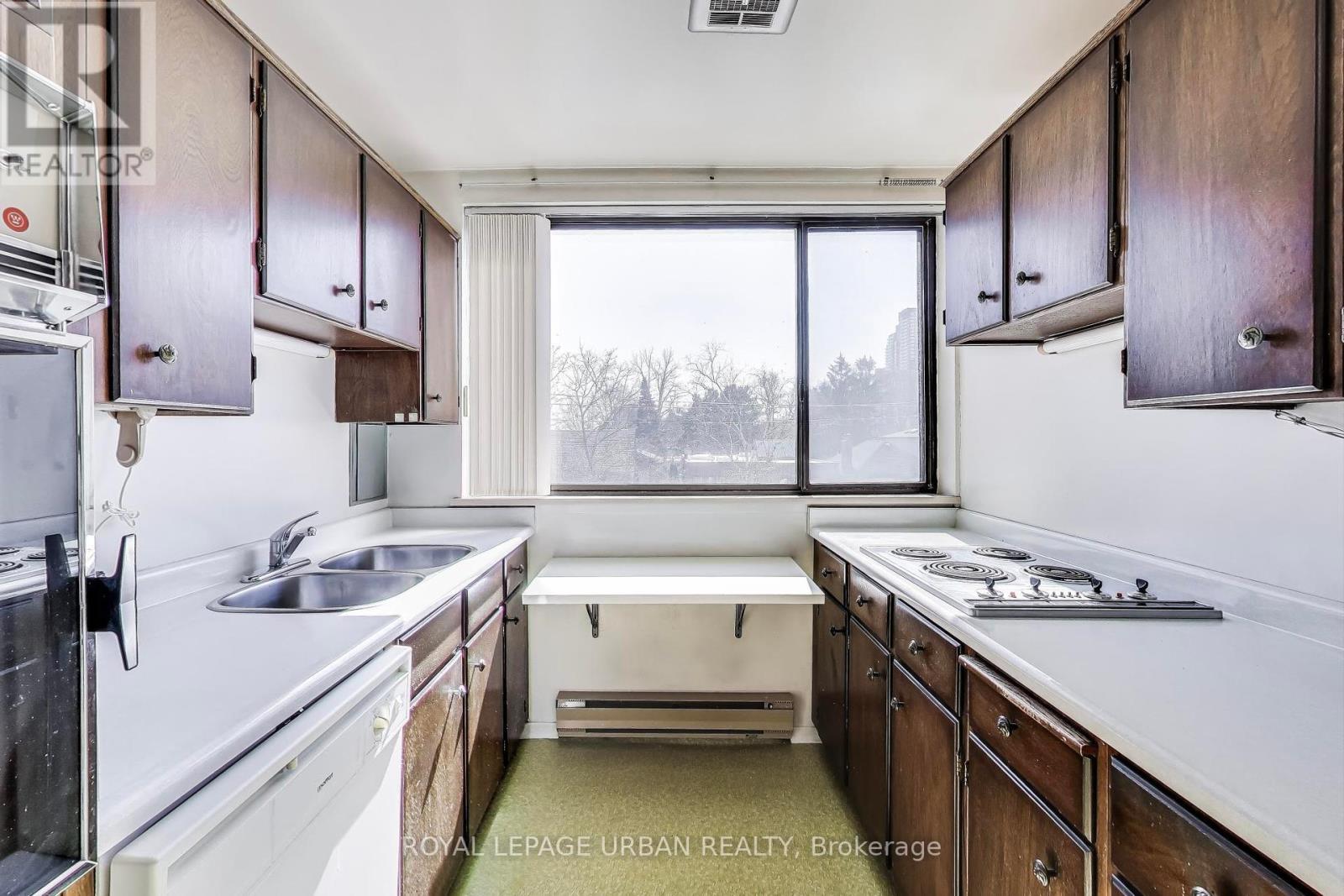 












7 - 166 SHERWOOD AVENUE

,
Toronto,




Ontario
M4P2A8

