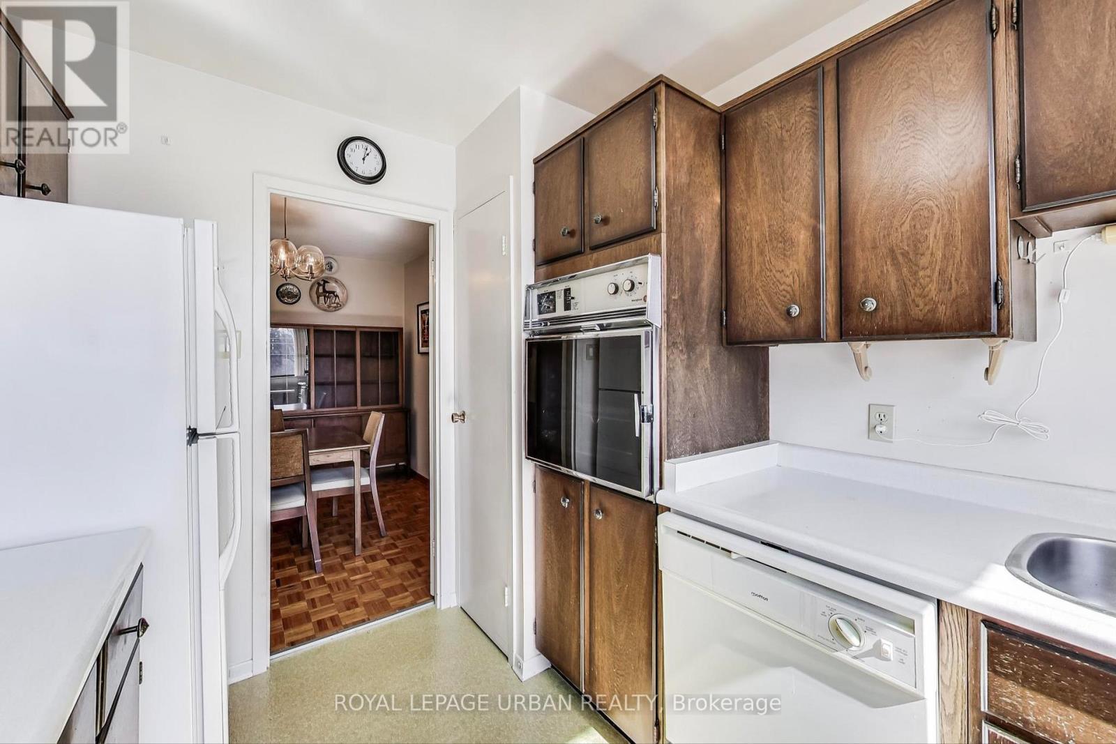 












7 - 166 SHERWOOD AVENUE

,
Toronto,




Ontario
M4P2A8

