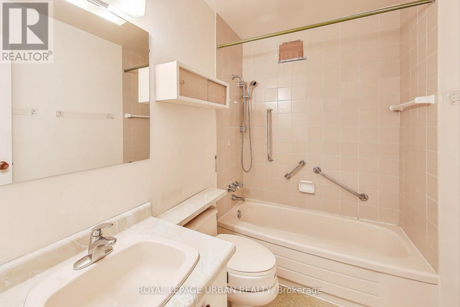 












7 - 166 SHERWOOD AVENUE

,
Toronto,




Ontario
M4P2A8

