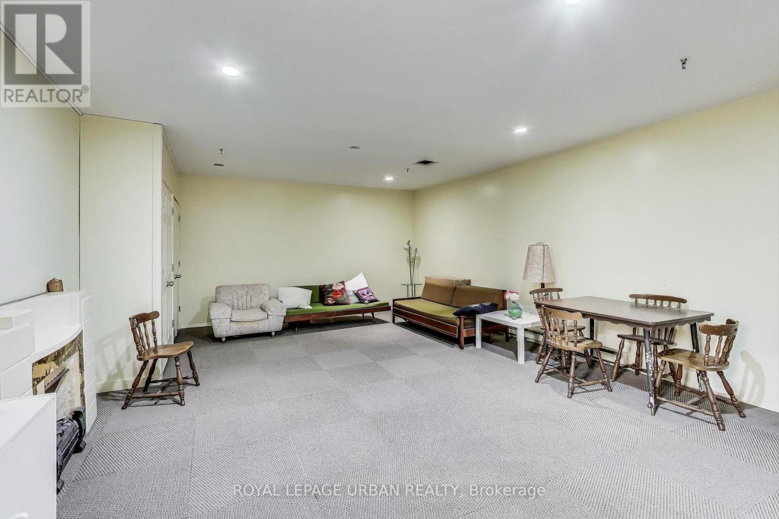 












7 - 166 SHERWOOD AVENUE

,
Toronto,




Ontario
M4P2A8

