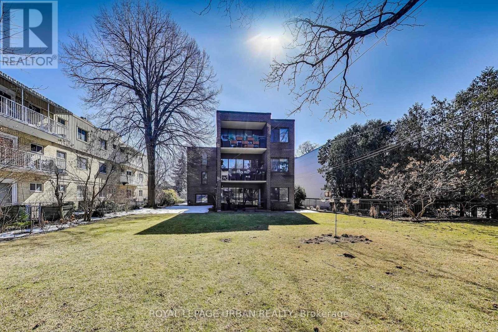 












7 - 166 SHERWOOD AVENUE

,
Toronto,




Ontario
M4P2A8

