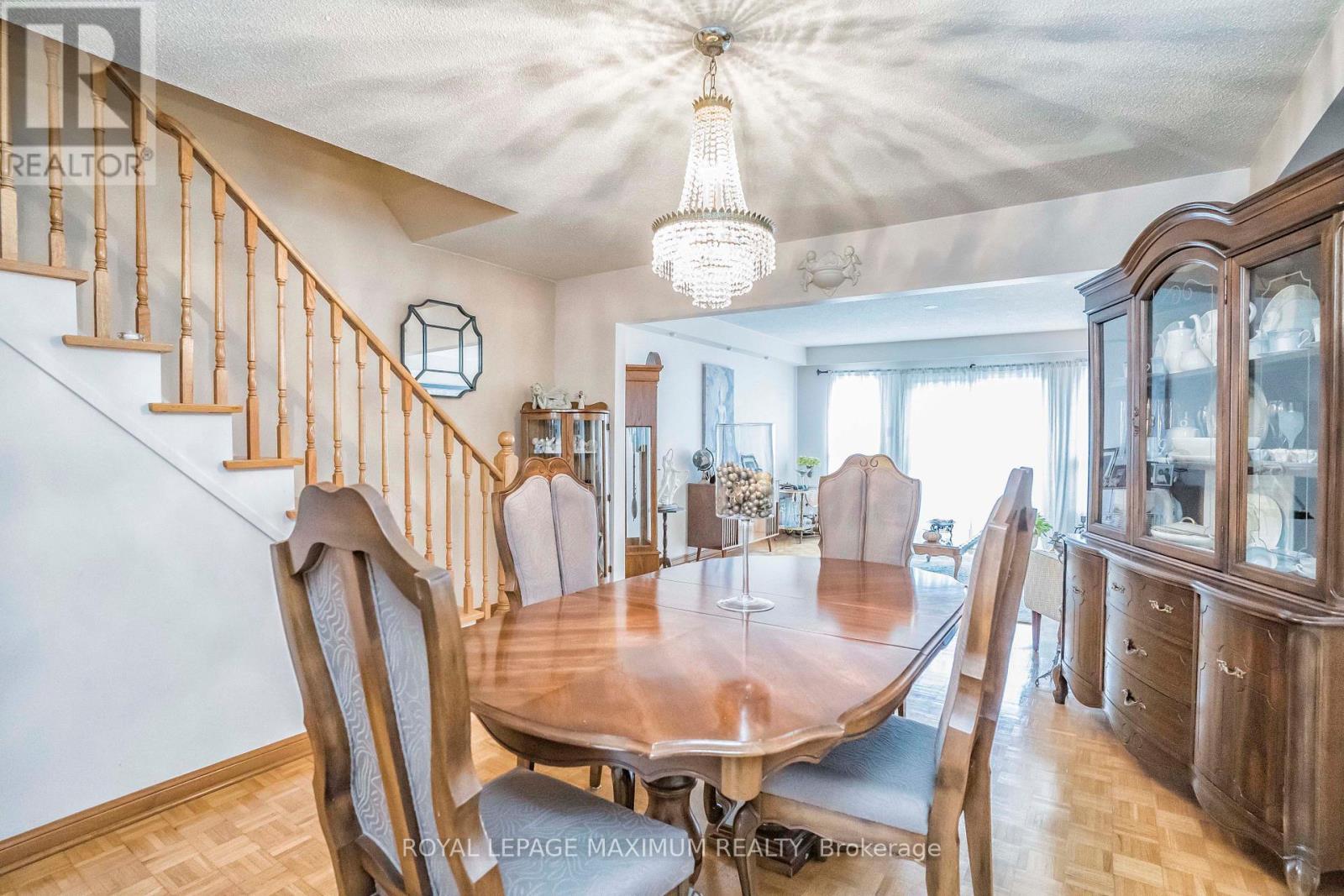 












637 CALEDONIA ROAD

,
Toronto,




Ontario
M6E4V7


