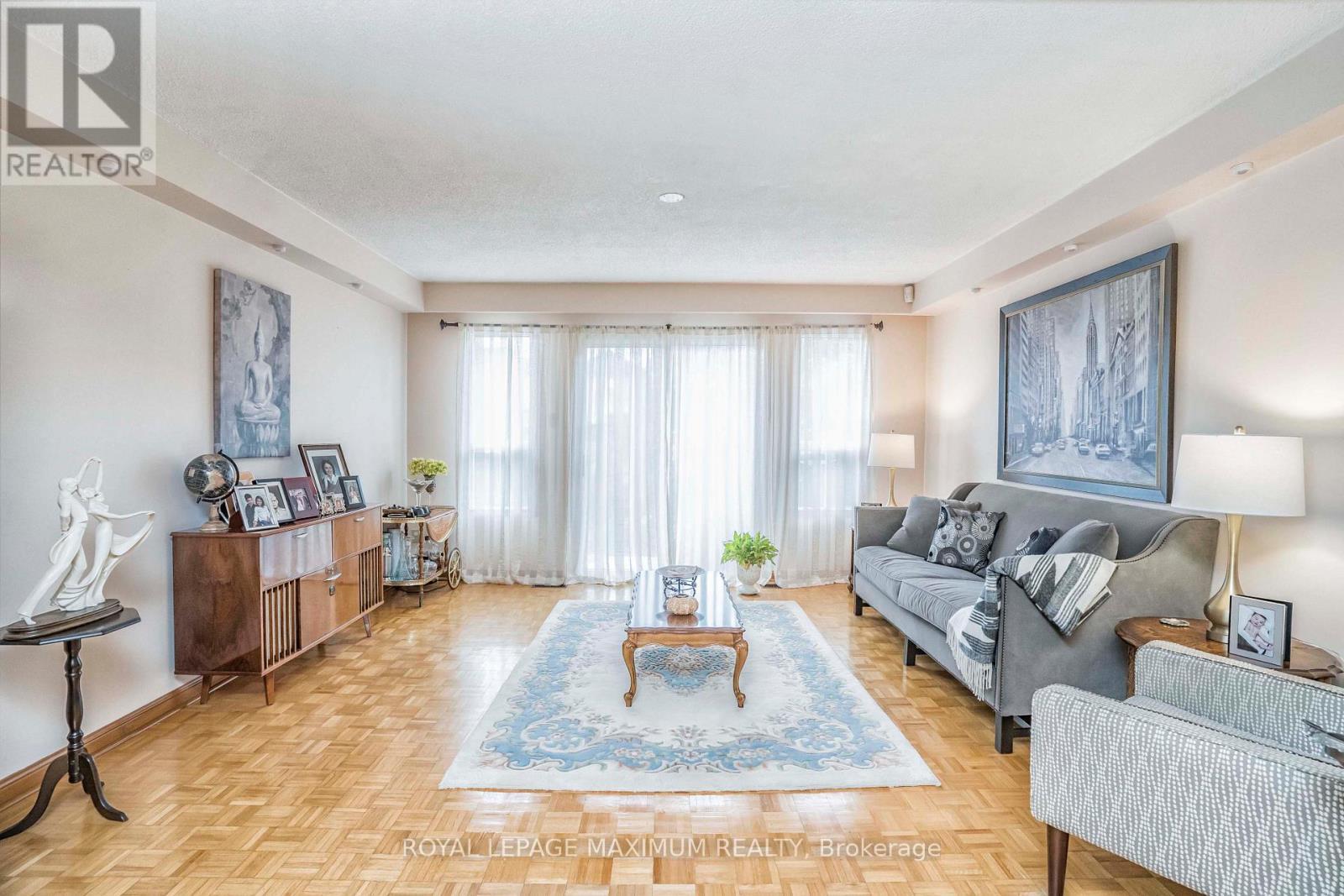












637 CALEDONIA ROAD

,
Toronto,




Ontario
M6E4V7

