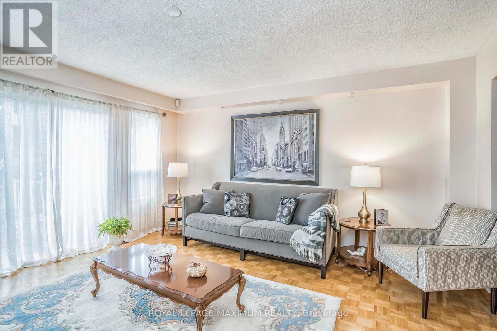 












637 CALEDONIA ROAD

,
Toronto,




Ontario
M6E4V7

