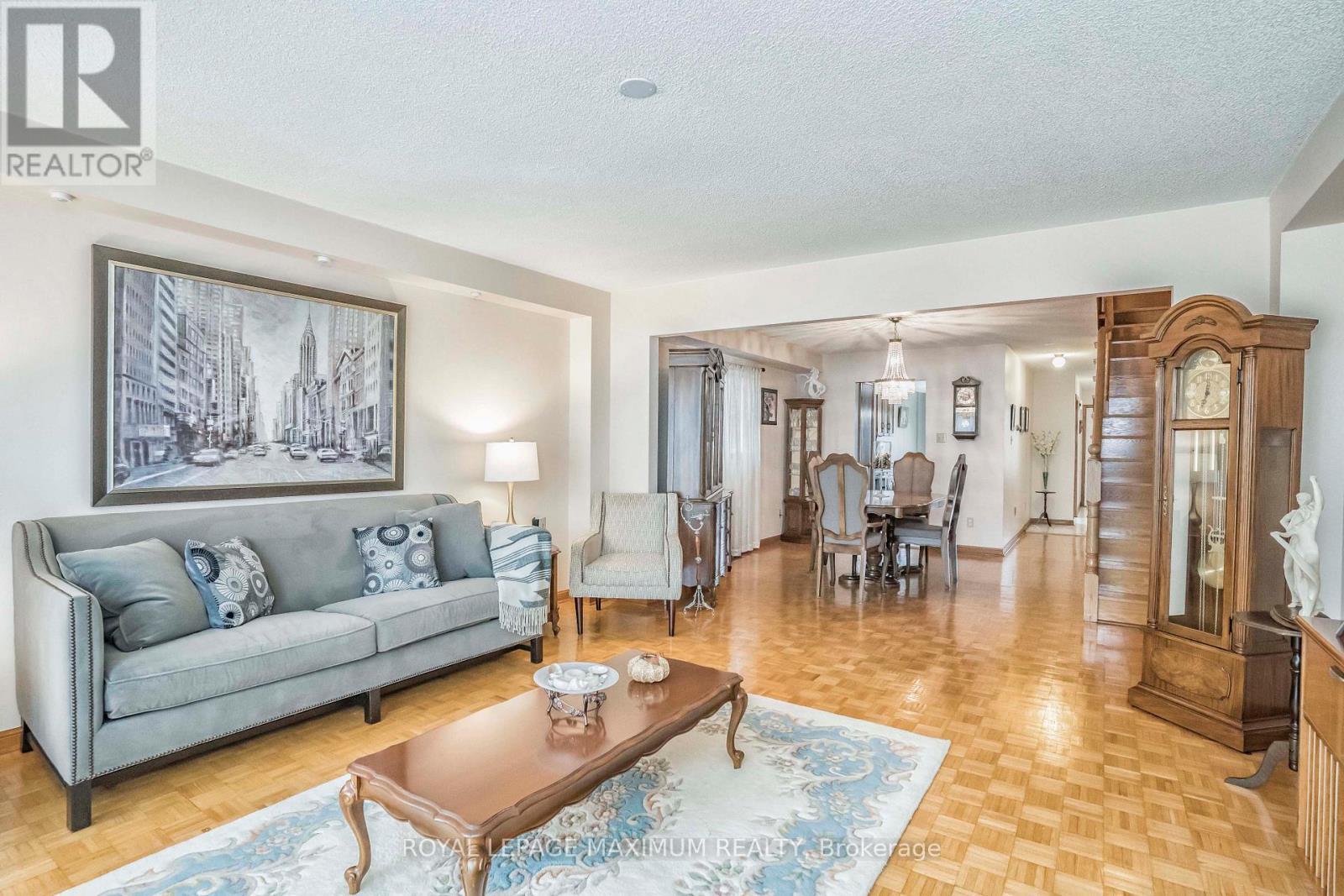 












637 CALEDONIA ROAD

,
Toronto,




Ontario
M6E4V7

