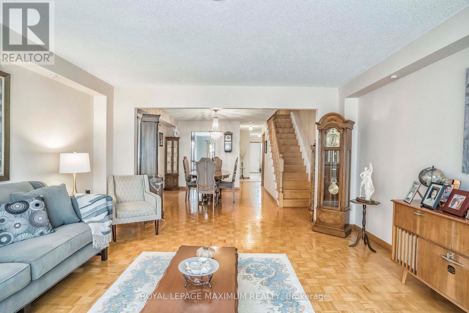 












637 CALEDONIA ROAD

,
Toronto,




Ontario
M6E4V7

