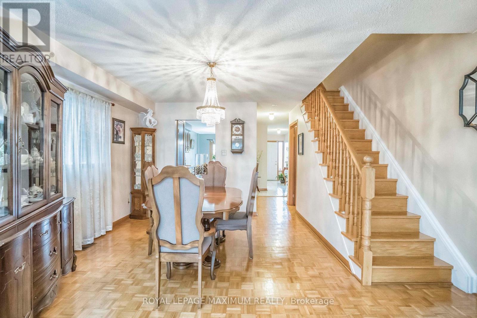 












637 CALEDONIA ROAD

,
Toronto,




Ontario
M6E4V7


