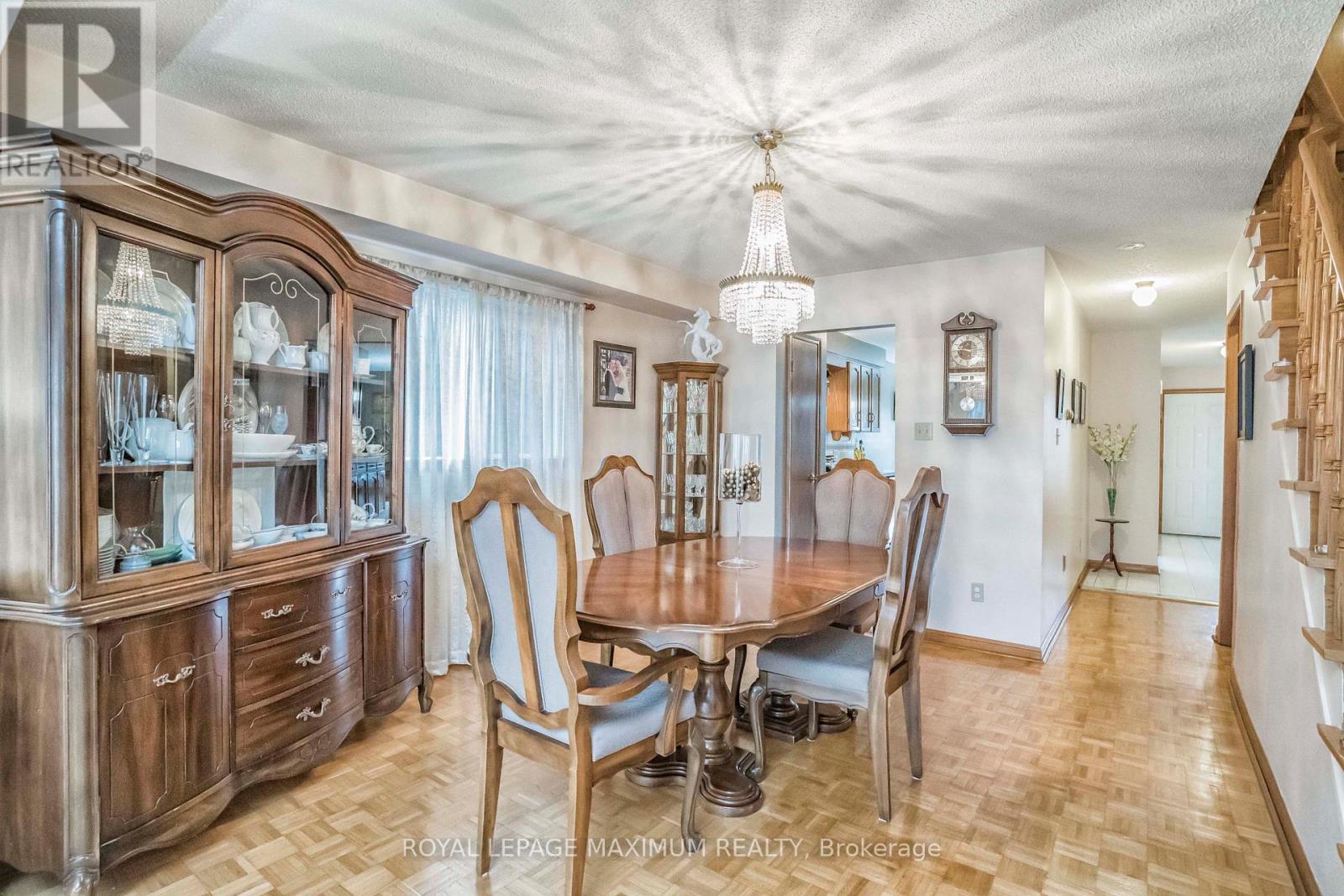 












637 CALEDONIA ROAD

,
Toronto,




Ontario
M6E4V7

