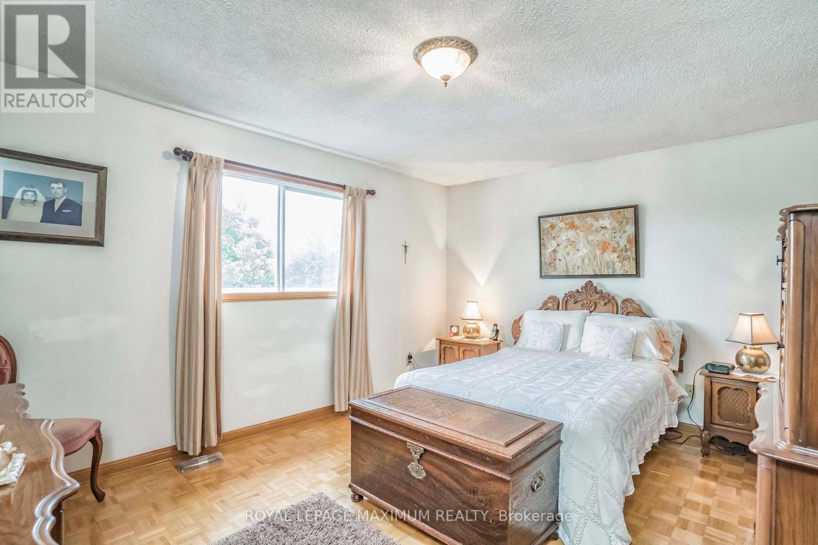 












637 CALEDONIA ROAD

,
Toronto,




Ontario
M6E4V7

