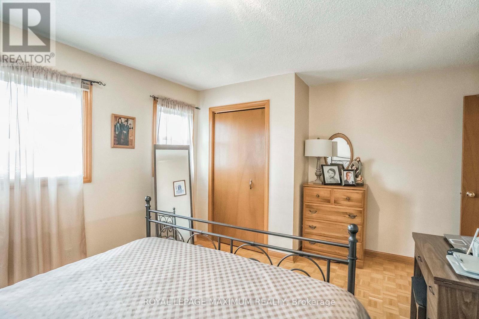 












637 CALEDONIA ROAD

,
Toronto,




Ontario
M6E4V7


