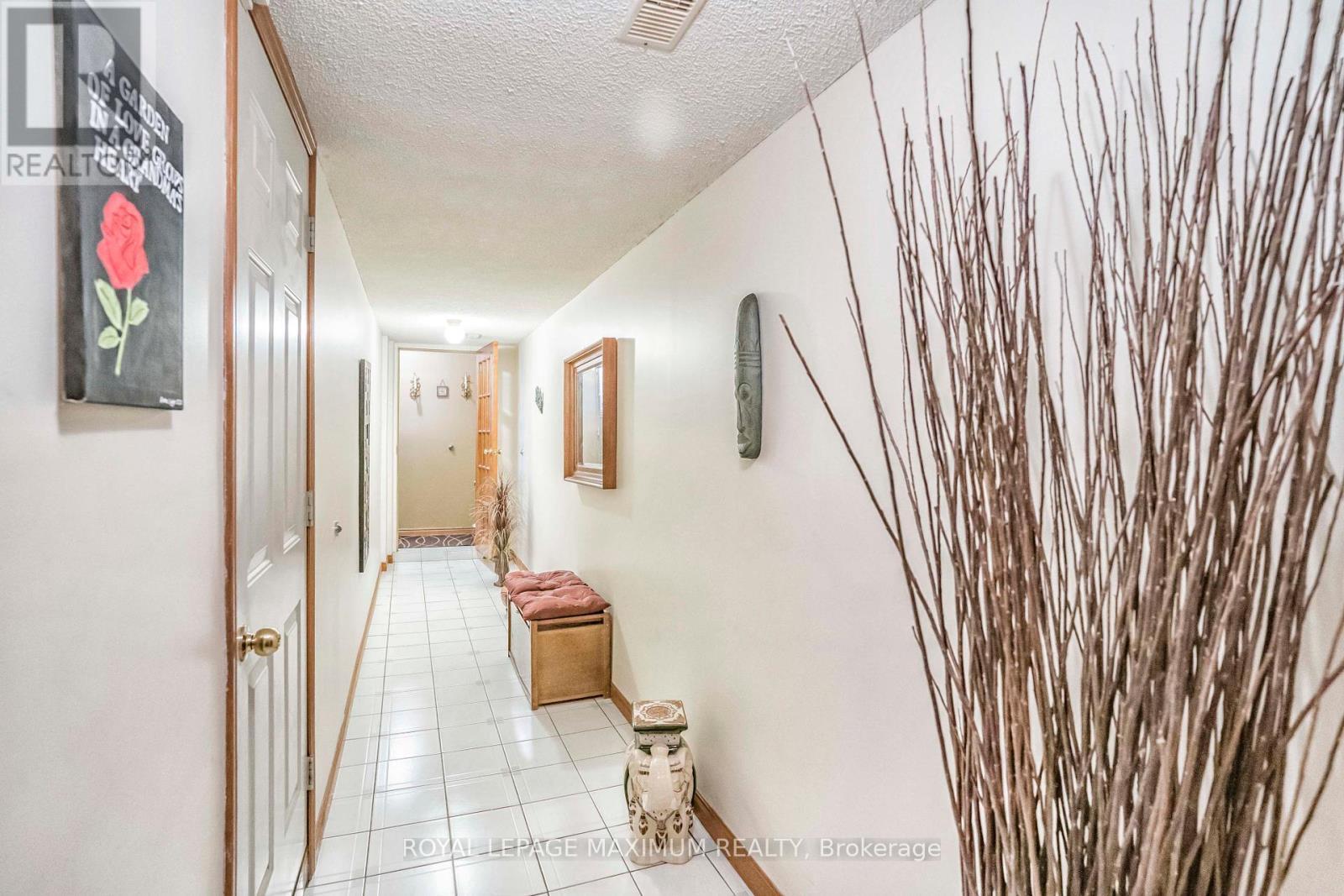 












637 CALEDONIA ROAD

,
Toronto,




Ontario
M6E4V7

