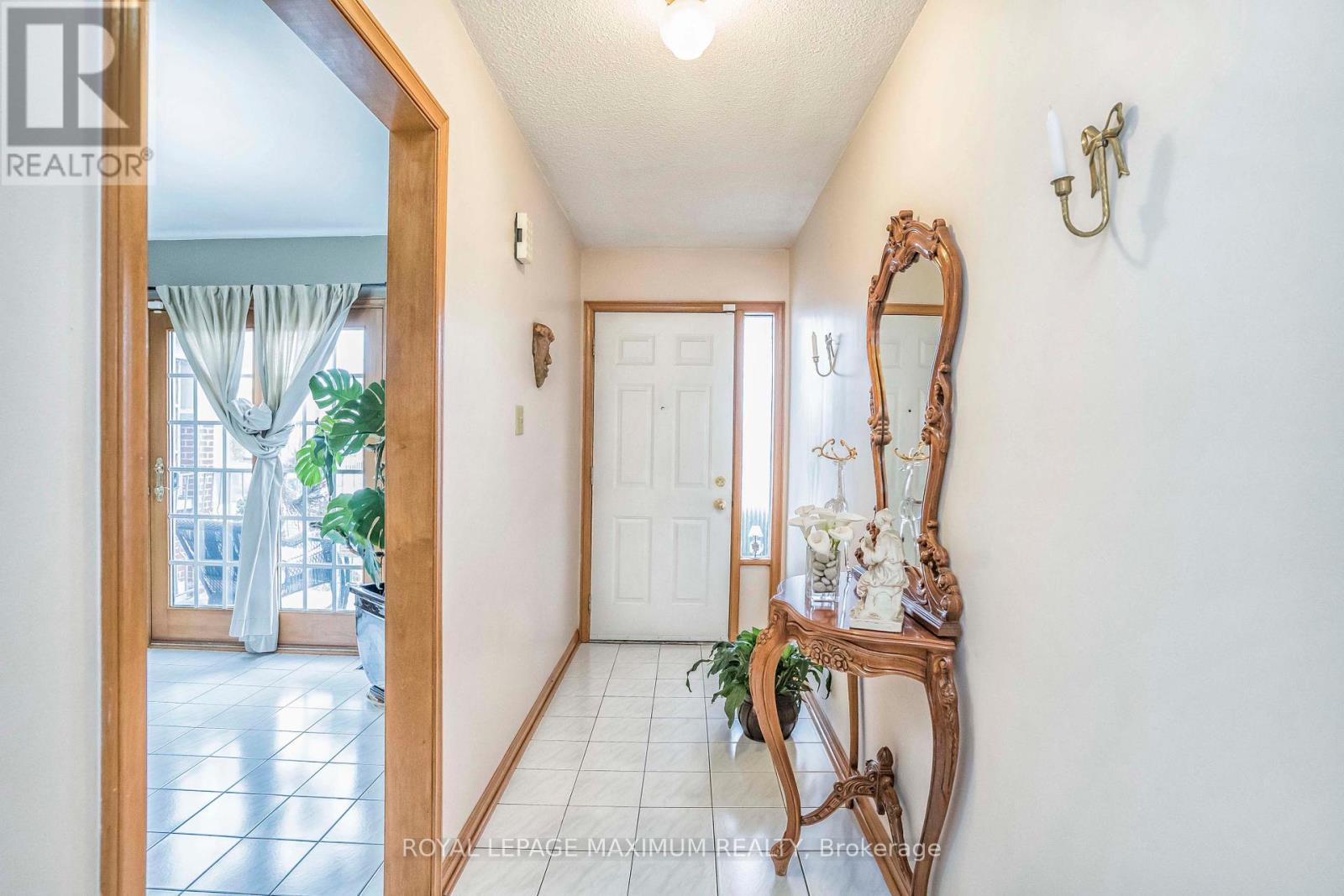 












637 CALEDONIA ROAD

,
Toronto,




Ontario
M6E4V7

